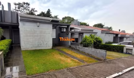 Casa semi mobiliada para Locação e Venda em Condomínio na Santo Afonso