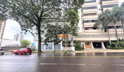 Apartamento à venda com 3 dormitório, oportunidade de negócio, apartamento muito espaçoso, e bem Centralizado, próximo a todos os comércios de Novo Hamburgo.