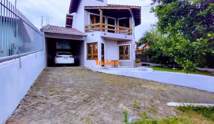 Casa com 4 dormitórios, sendo uma suíte com banheira de Hidromassagem à venda em Novo Hamburgo.