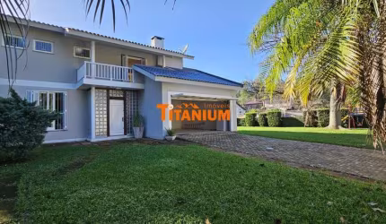 Casa à venda com 3 dormitórios, sendo 1 suíte master, e um espaçoso terreno ao lado, no Bairro Jardim Mauá em Novo Hamburgo