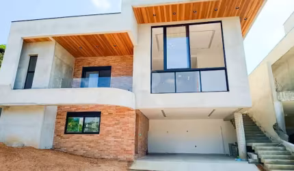 Casa de Condomínio em Condomínio Terras do Vale  -  Caçapava