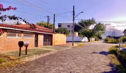 Casa em Pontal Santa Marina  -  Caraguatatuba