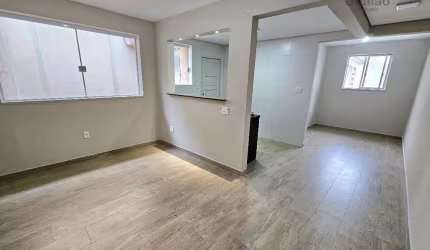 Vendo Apartamento Reformado, 02 Dormitórios, na Rua Carvalho de Mendonça, Campo Grande, Santos