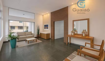 Vendo amplo apartamento de 3 dormitórios (2 suítes), 2 vagas de garagem, sacada, na quadra da praia no Boqueirão em Santos