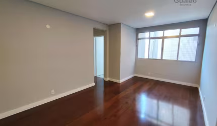 Vendo Apartamento Totalmente Reformado, 02 Dormitórios, Frente para a Rua, Garagem Demarcada no Mezanino, Depend&#234;ncia Serviço Completa, Campo Grande, Santos