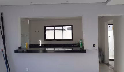 Linda Casa Sobrado 3 dormitórios sendo 1 suíte!