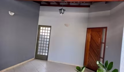 CASA  3 dormitorios uma suite em Assis/SP