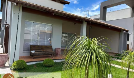 Casa em Condomínio para Venda em Pirassununga, Vila Santa Terezinha, 3 dormitórios, 1 suíte, 3 banheiros, 1 vaga