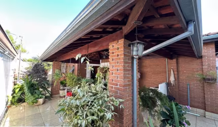 Casa para Venda em Pirassununga, Jardim Carlos Gomes, 3 dormitórios, 1 suíte, 4 banheiros, 2 vagas