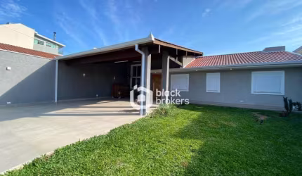 Casa Alto Padrão Mobiliada 2 Suítes,  560 m² de Terreno - Uberaba, Curitiba