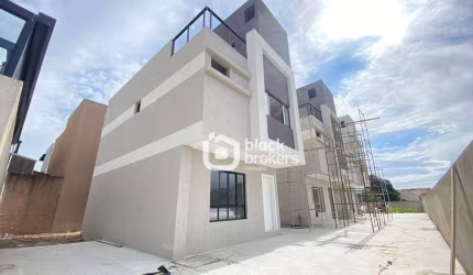 Sobrado com 3 dormitórios à venda, 131 m² por R$ 599.900,00 - Xaxim - Curitiba/PR