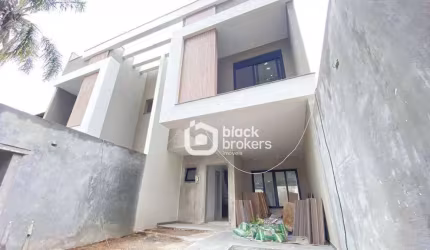 Sobrado com 3 dormitórios à venda, 205 m² por R$ 1.264.000,00 - Água Verde - Curitiba/PR