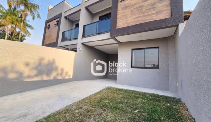 Sobrado com 3 dormitórios à venda, 130 m² por R$ 749.990,10 - Xaxim - Curitiba/PR