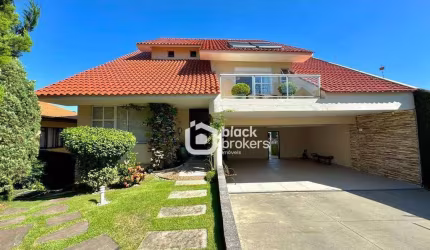 Casa 4 Quartos, Piscina, Moveis Planejados, Salão de Festas à Venda, 460 m² por R$ 2.999.900 - Vista Alegre - Curitiba/PR