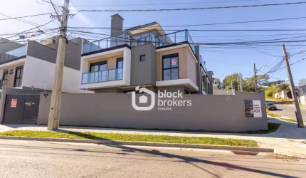 Sobrado De Esquina 3 Quartos Amplo Terreno à venda, 128 m² por R$ 1.081.000 - Pilarzinho - Curitiba/PR