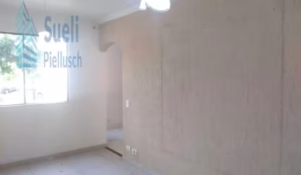 Apartamento a venda no primeiro andar- Condomínio Bandeirantes-2 dormitórios reformado-cozinha planejada- Venda R$ 240.000,00 aceita financiamento.