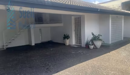 Casa na Vila Nogueira-próxima a Praça Arauto da Paz-fácil acesso a rodovias-3 dormitórios-aceita permuta por imóvel de menor valor-venda R$800.000,00.