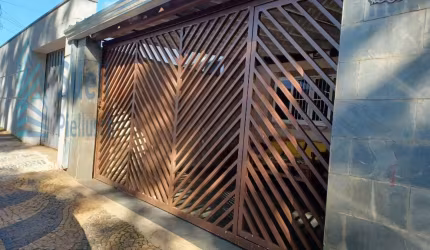 Casa à venda em Vila Boa Vista-próximo ao Supermercado Boa Vista-posto de saúde-escola-ônibus-4 dormitórios-churrasqueira-valor de venda R$ 405.000,00