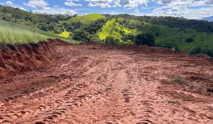Terreno á venda com ótima topografia e vista panorãmica