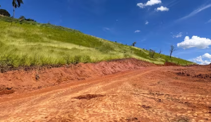 Terreno á venda com ótima localização em Arujá