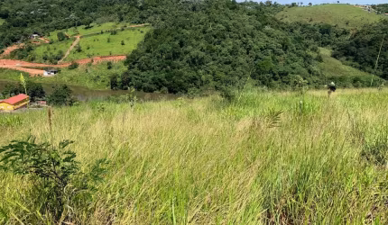 Vende-se terreno com metragem de 600m²