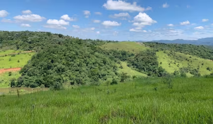 TERRENO COM ÓTIMA TOPOGRAFIA