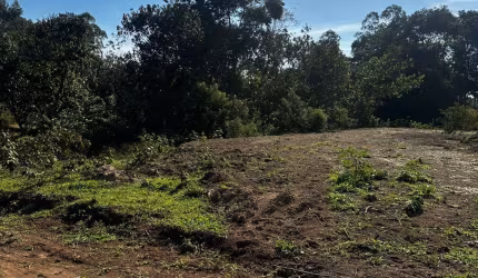 Vende-se terreno para construção de chácara