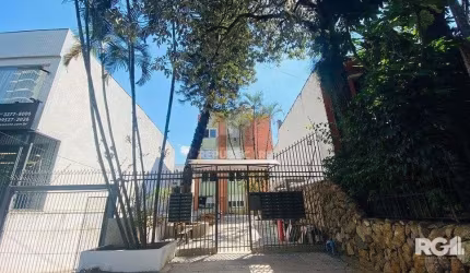 APARTAMENTO SEMI-MOBILIADO NO BAIRRO FLORESTA