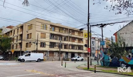 APARTAMENTO A VENDA, 3 DORMITÓRIOS REFORMADO NA JOÃO ALFREDO.