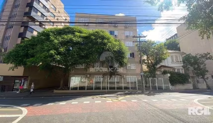 Loja no Bom Fim com garagem- Cód. RP389767
