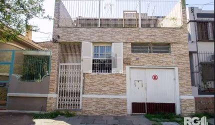 CASA A VENDA NA OLAVO BILAC, 3 DORMITÓRIOS.