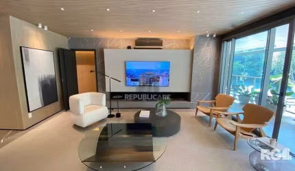 APARTAMENTO 3 DORMITÓRIOS A VENDA - BAIRRO PETRÓPOLIS.