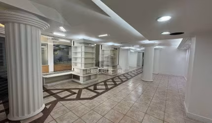LOJA NA DEMÉTRIO RIBEIRO,  AMPLA - Cód. RP390371
