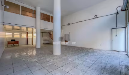 LOJA COMERCIAL PARA LOCAÇÃO NA CIDADE BAIXA COM MEZANINO