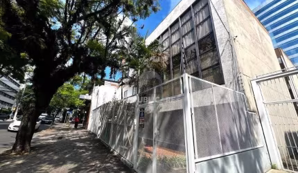 Sala comercial em ótimo prédio comercial, em rua segura e ótima localização!
