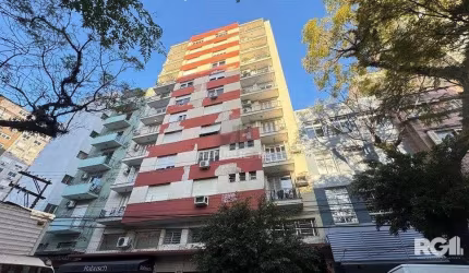 APARTAMENTO DE 3 DORMITÓRIOS COM VAGA DE GARAGEM NO CENTRO HISTÓRICO.