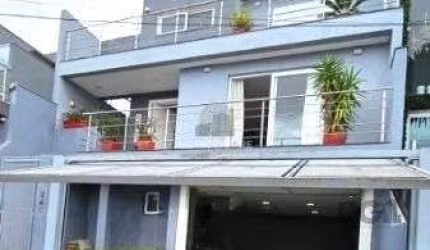 Casa sobrado no Condomínio Verdes Campos 4 dormitórios 4 vagas