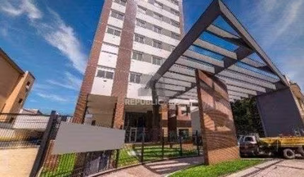 Apartamento 2 quartos, suíte e garagem na Cidade Baixa.