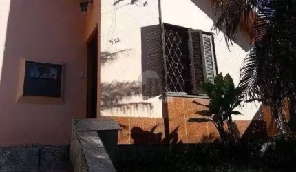 Casa 3 dormitórios 235m²  Jardim Sabará