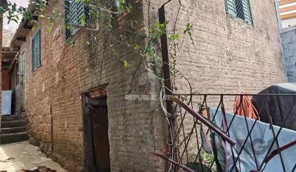 terreno irregular com frente de 1.50m e por 21.50