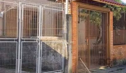 Casa no Sarandi de 4 dormitórios e 4 vagas