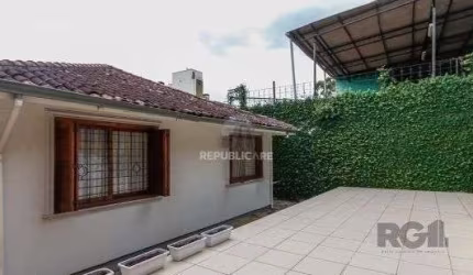 Casa sobrado no Jardim do Salso de 4 dormitórios e 3 vagas