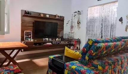 Casa sobrado no Centro de 4 dormitórios