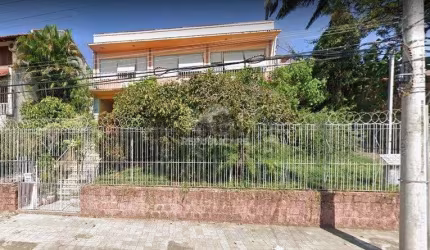 Casa para Venda - 243m², 3 dormitórios, 5 vagas - Medianeira