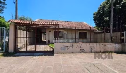 Casa 3 dormitórios à venda Camaquã Porto Alegre/RS