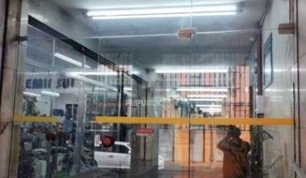 Conjunto/Sala em Porto Alegre, no bairro Centro Histórico, e 0 banheiros, à vend
