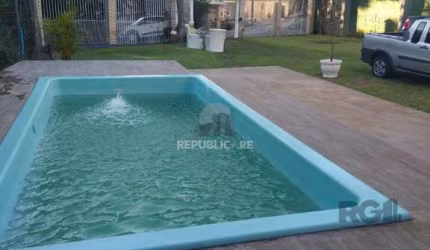 Casa Para Venda Com Amplo Pátio e Piscina