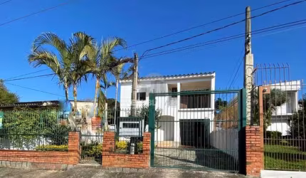 Casa 4 dorm. + 4 vagas 238m² Morro Santana - Porto Alegre