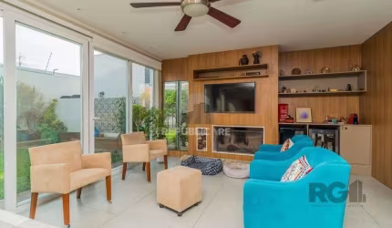 Casa Condominio para Venda - 221,59m², 3 suítes, 2 vagas - Teresópolis
