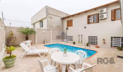 Casa 4 dormitórios no bairro Espírito Santo